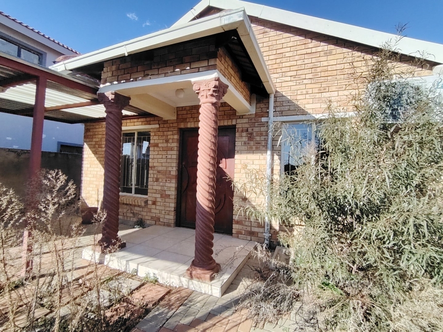 4 Bedroom Property for Sale in Mandela View Free State